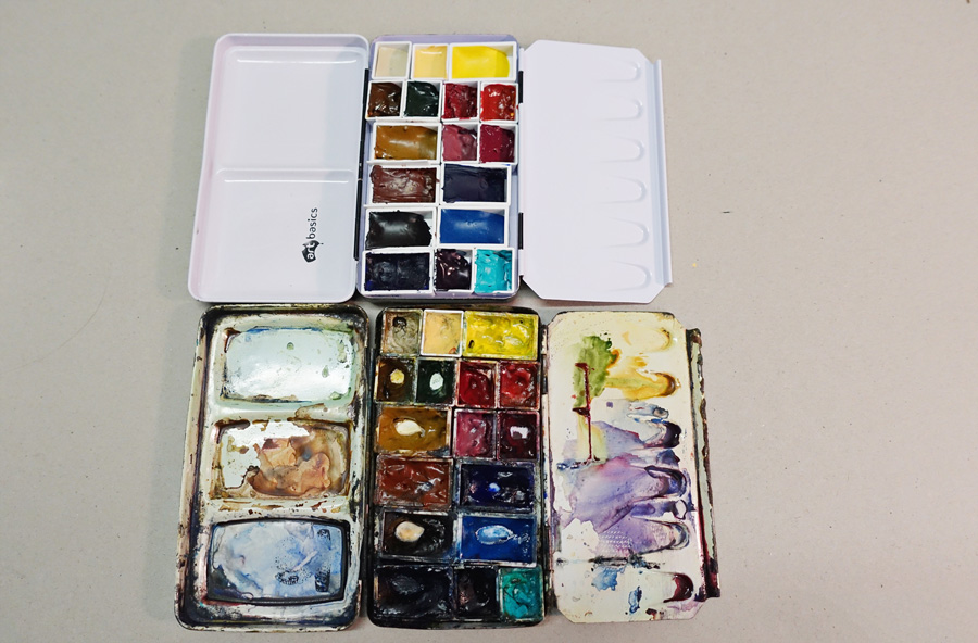 MEEDEN Empty Watercolor Tins Palette Paint Case with 14 Pcs Half Pans :  : Home